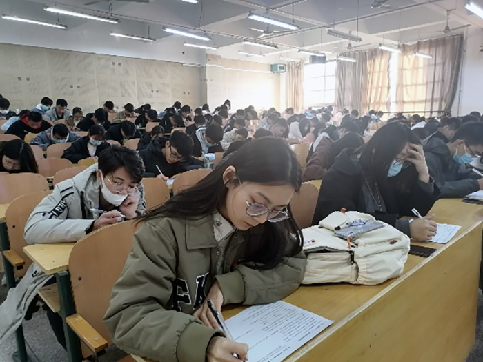 色情片
开展“青马工程”第二次理论学习暨2021级团干培训2.jpg