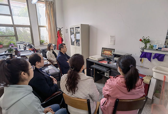色情片
组织师生观看2022年全国两会1.jpg